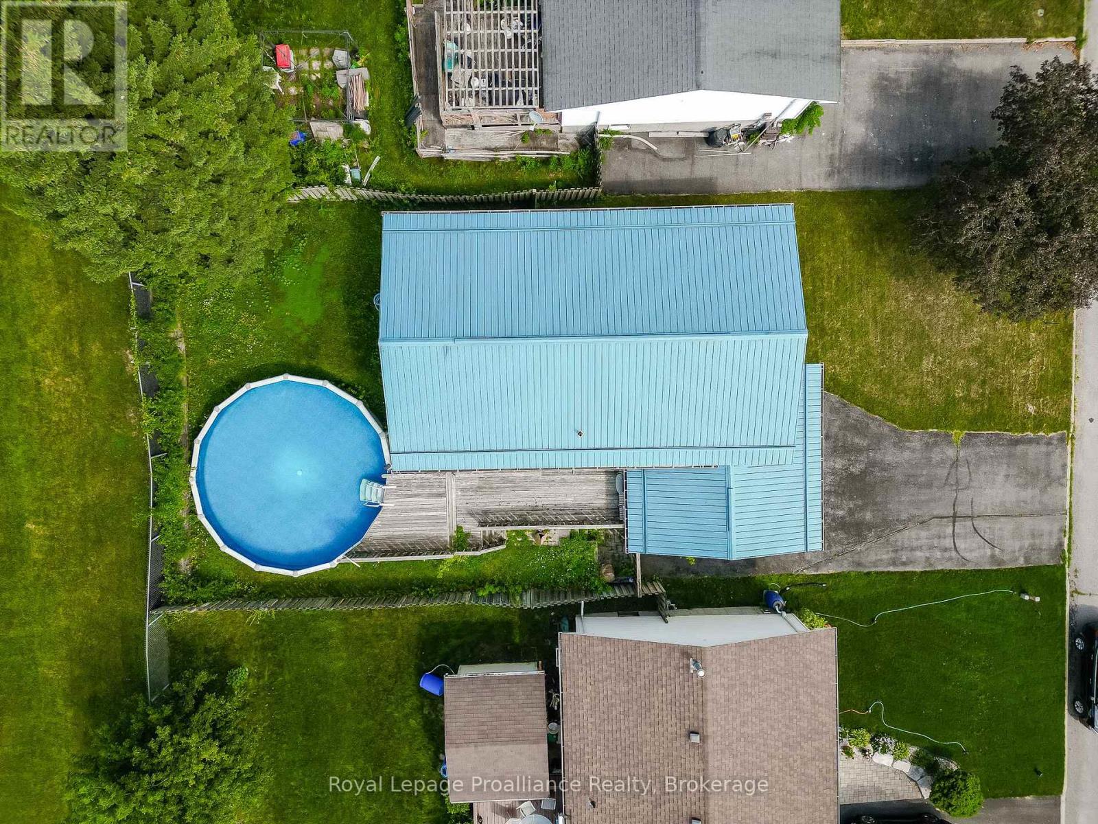 44 IRELAND DRIVE - 42