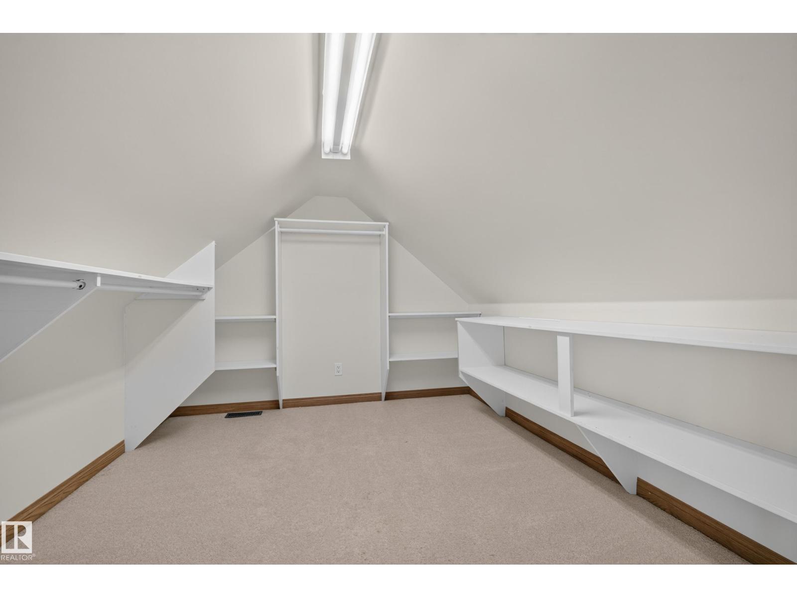 6203 143 ST NW - 33
