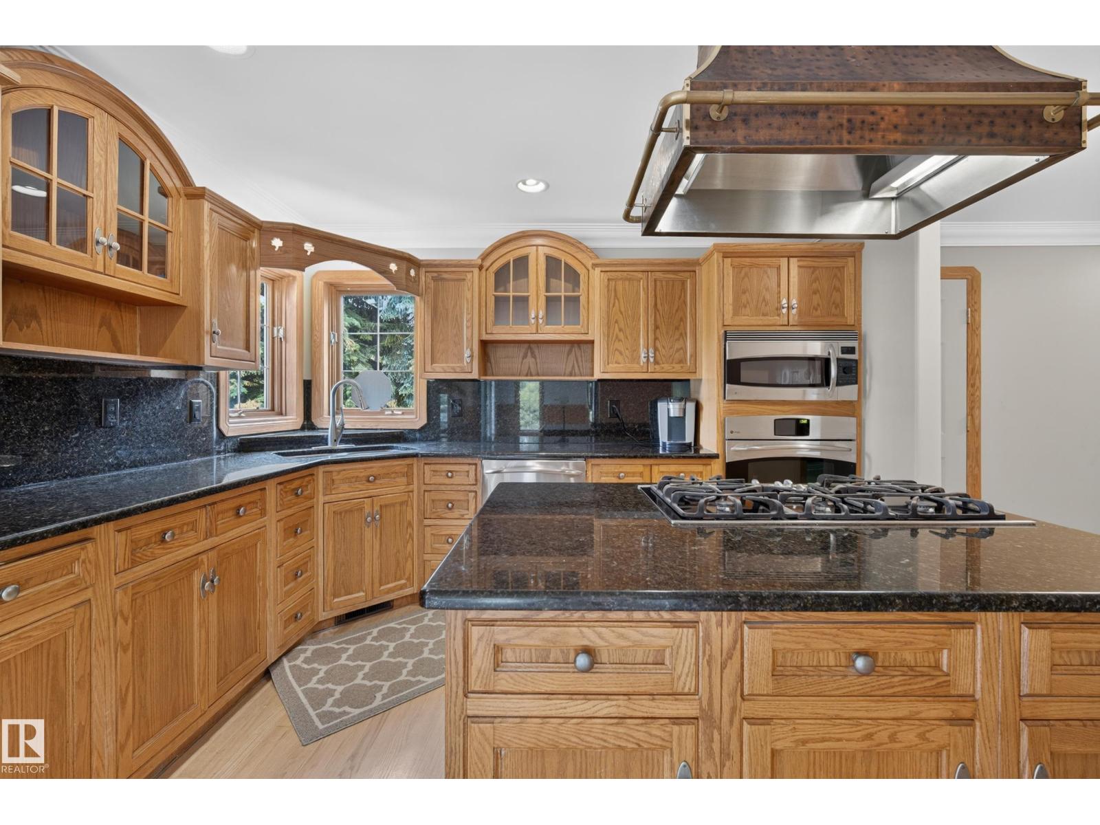 6203 143 ST NW - 11