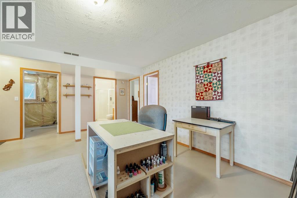 781 Red Crow Boulevard W - 21