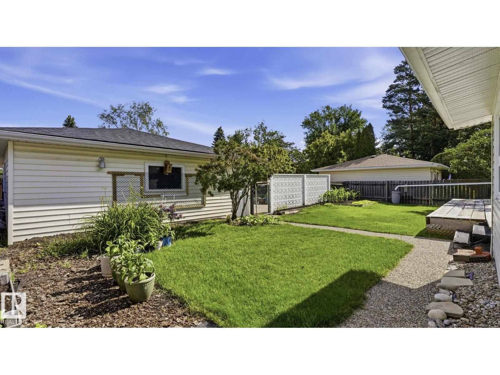 11736 35A AV NW - 43
