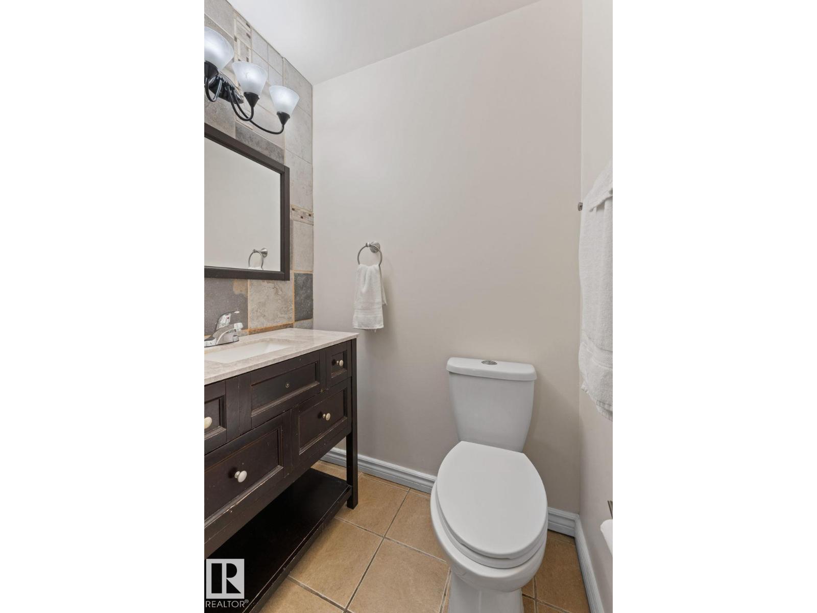 4621 126 AV NW - 15