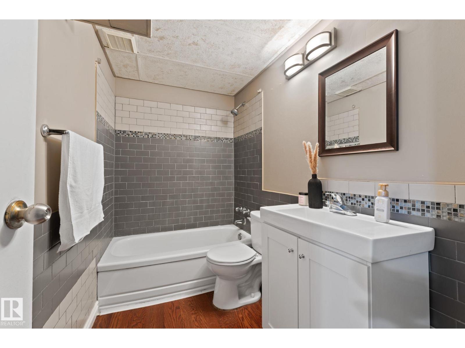 4621 126 AV NW - 20