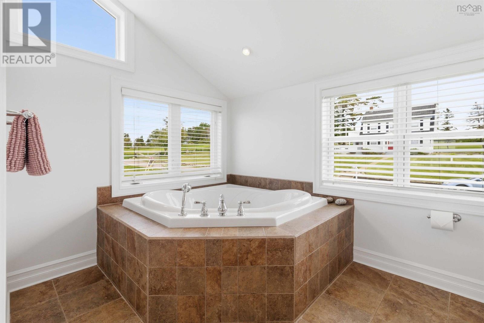 1580 Second Peninsula Road - 31