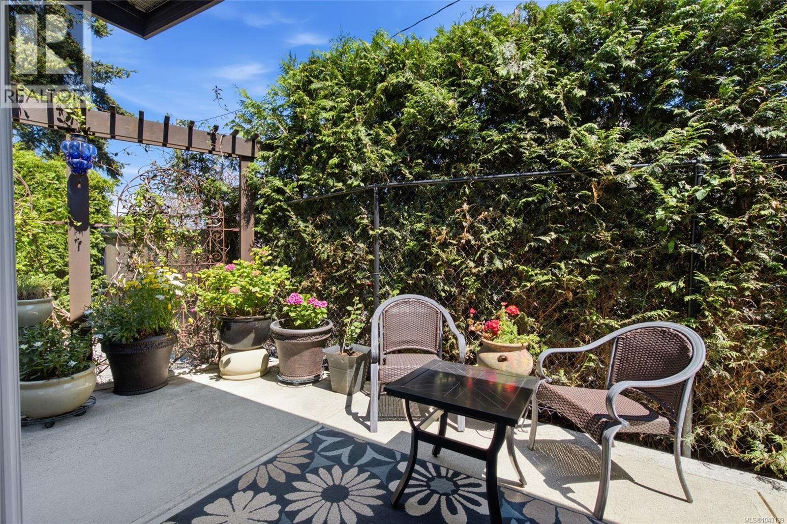 722 Campbell St - 11