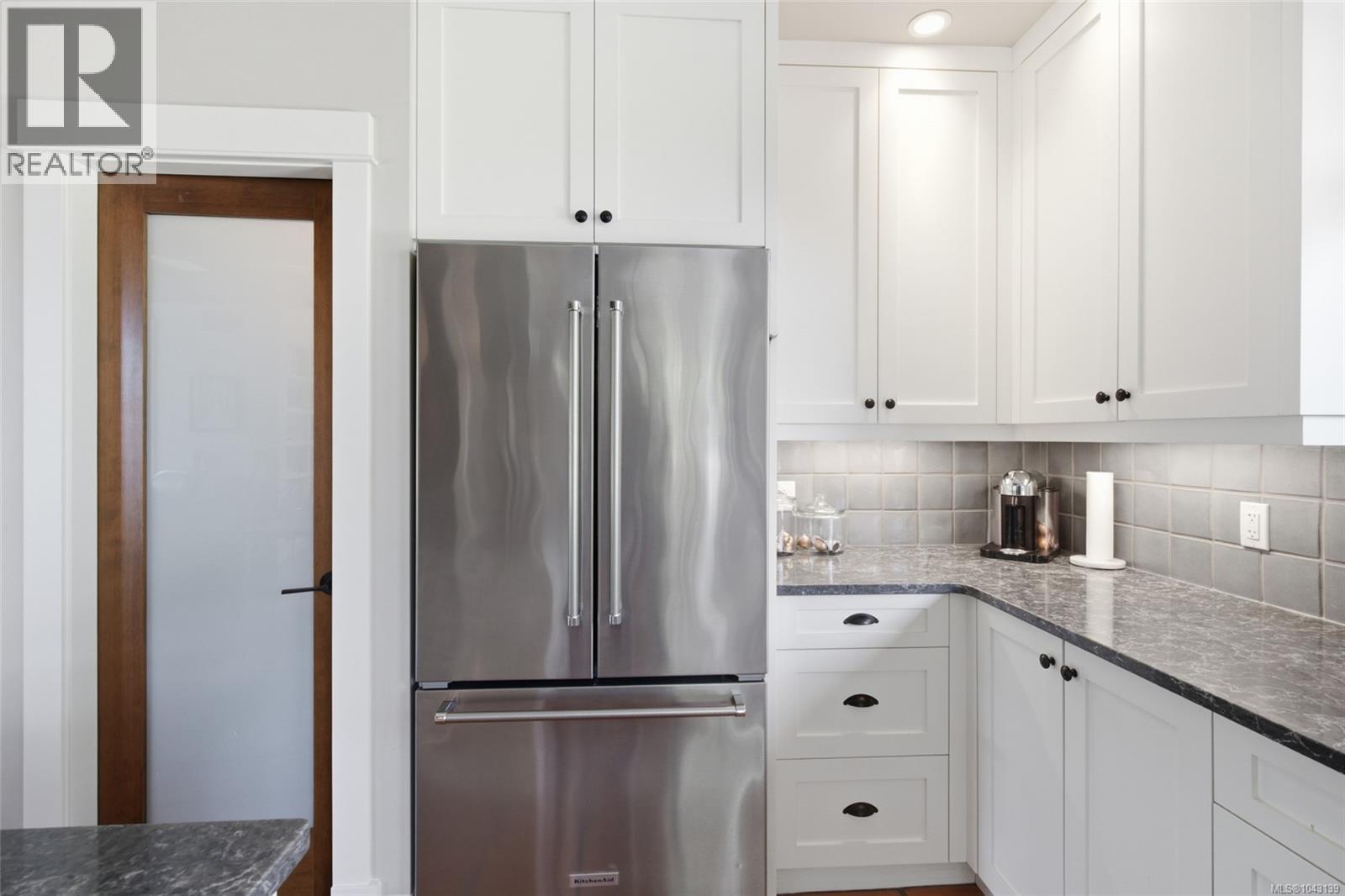 722 Campbell St - 24