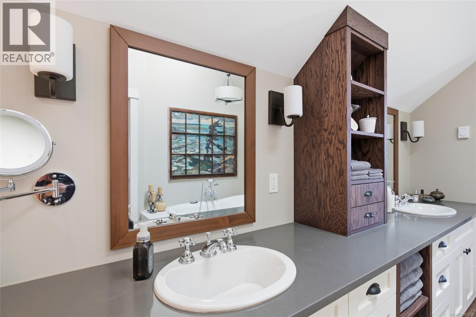 722 Campbell St - 45