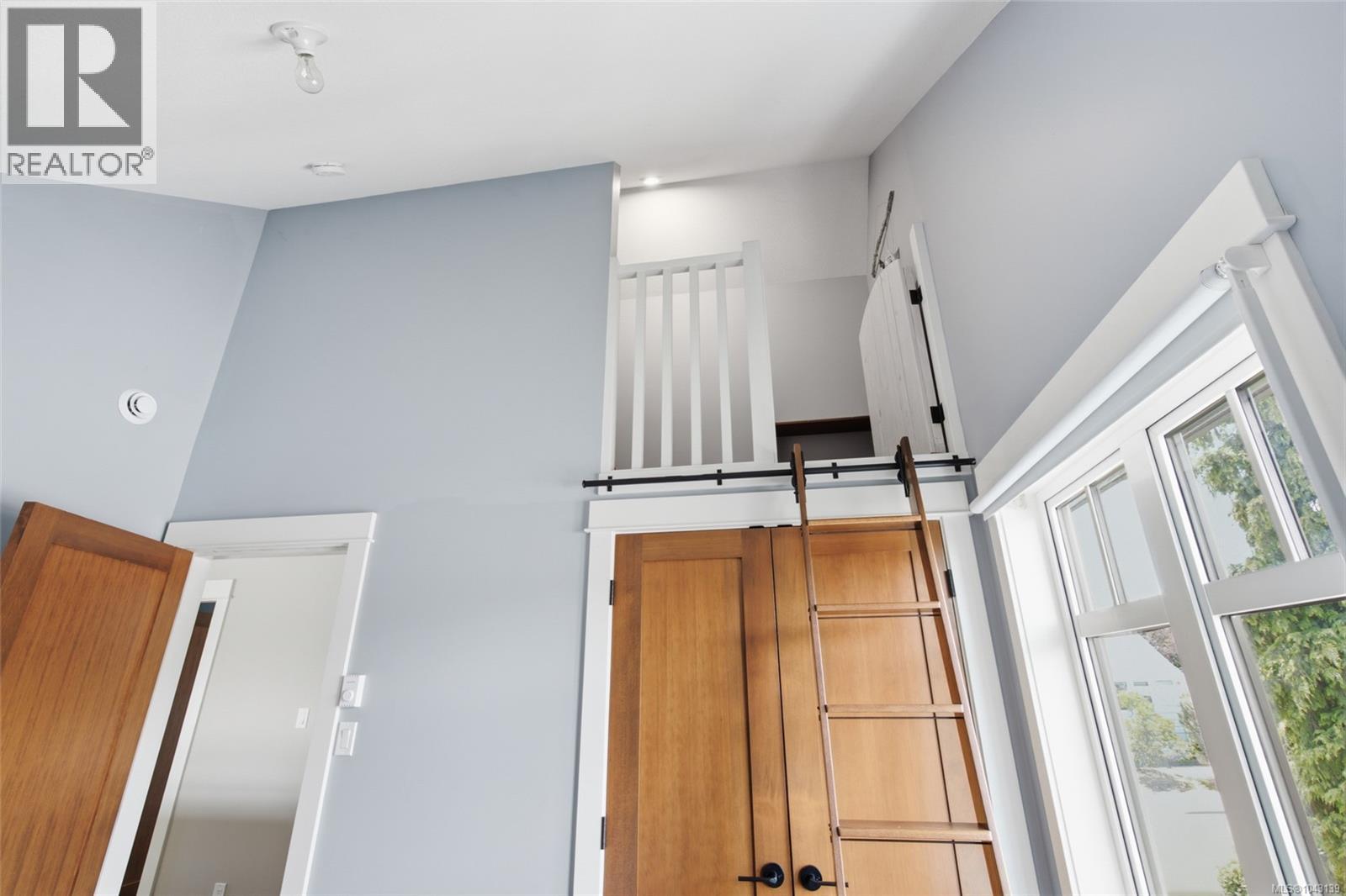 722 Campbell St - 53