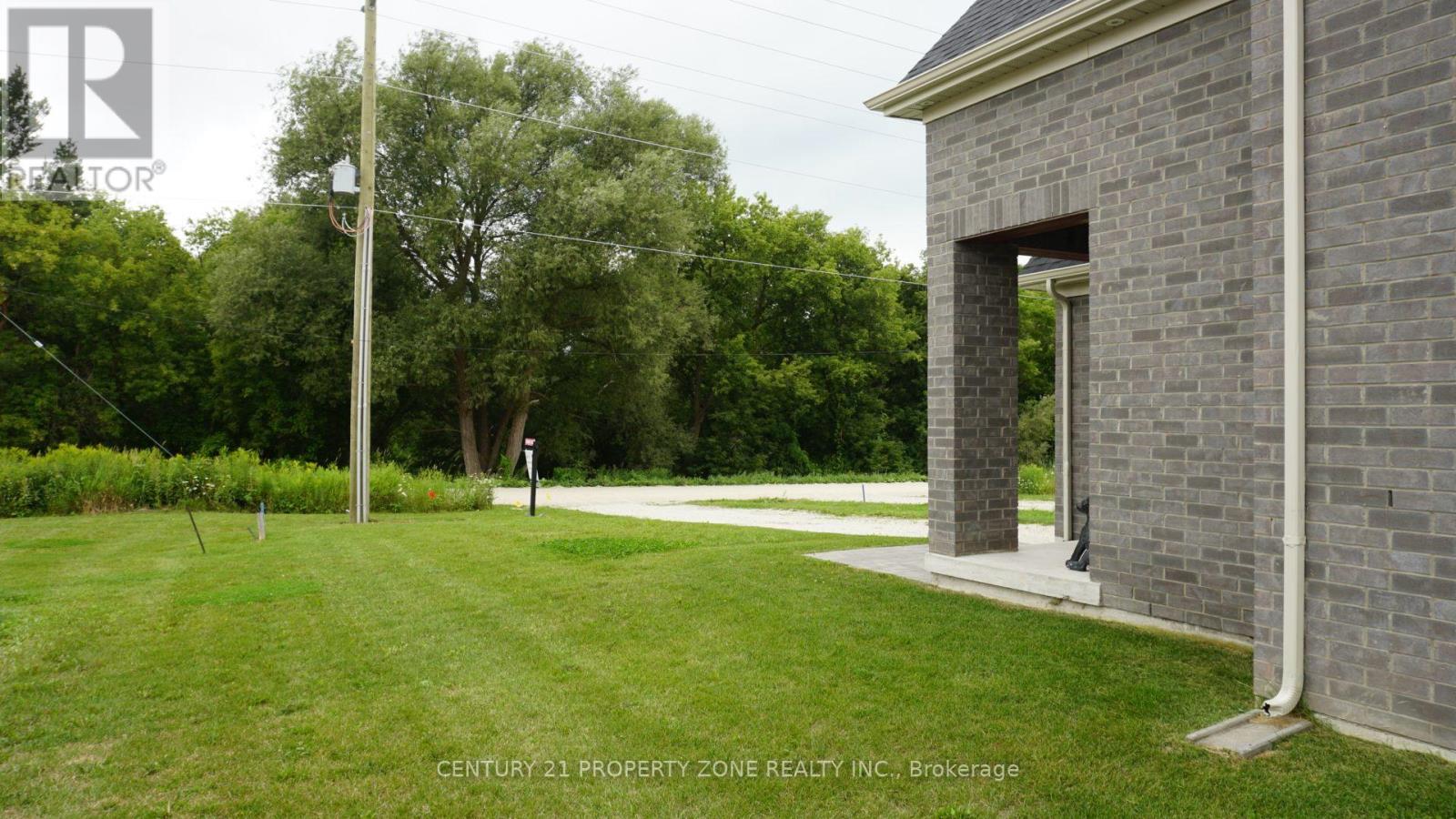 227 MOWAT STREET N - 31