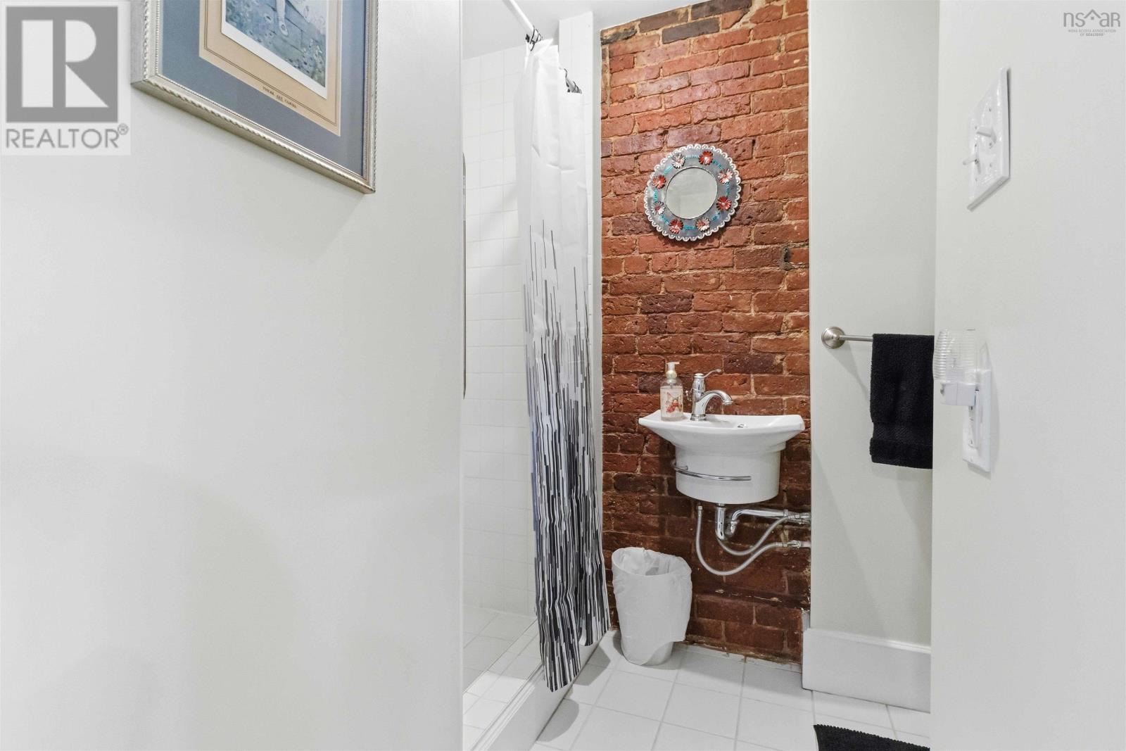 137 Pelham Street - 10