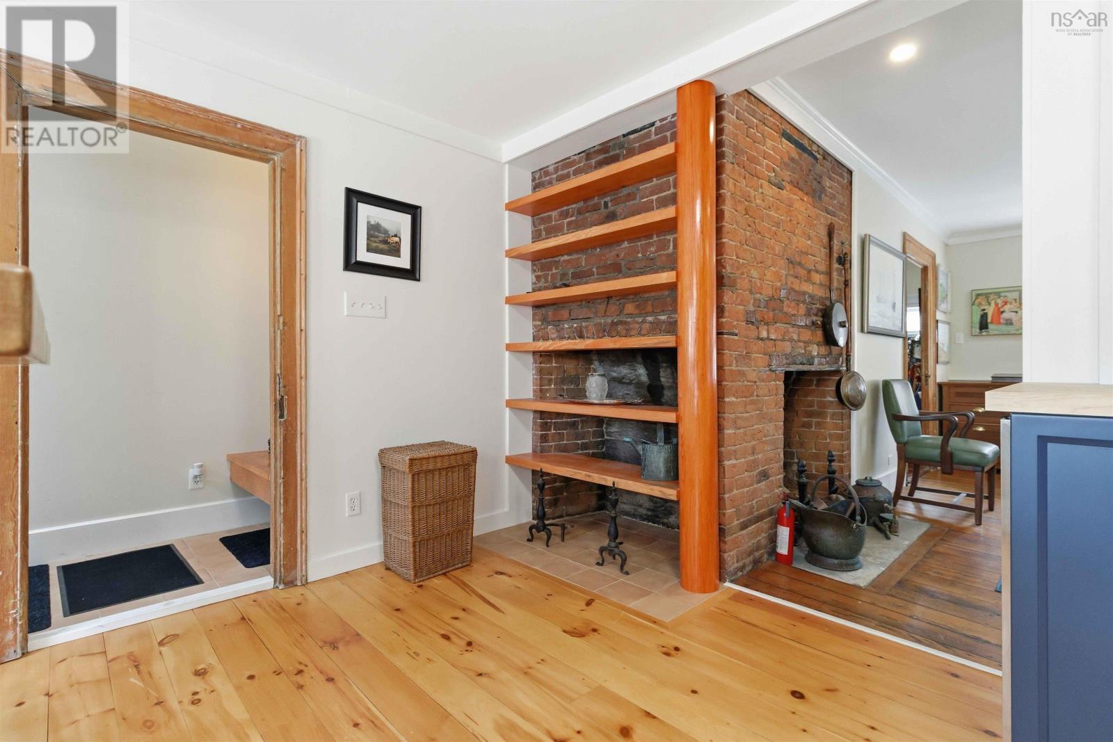 137 Pelham Street - 19