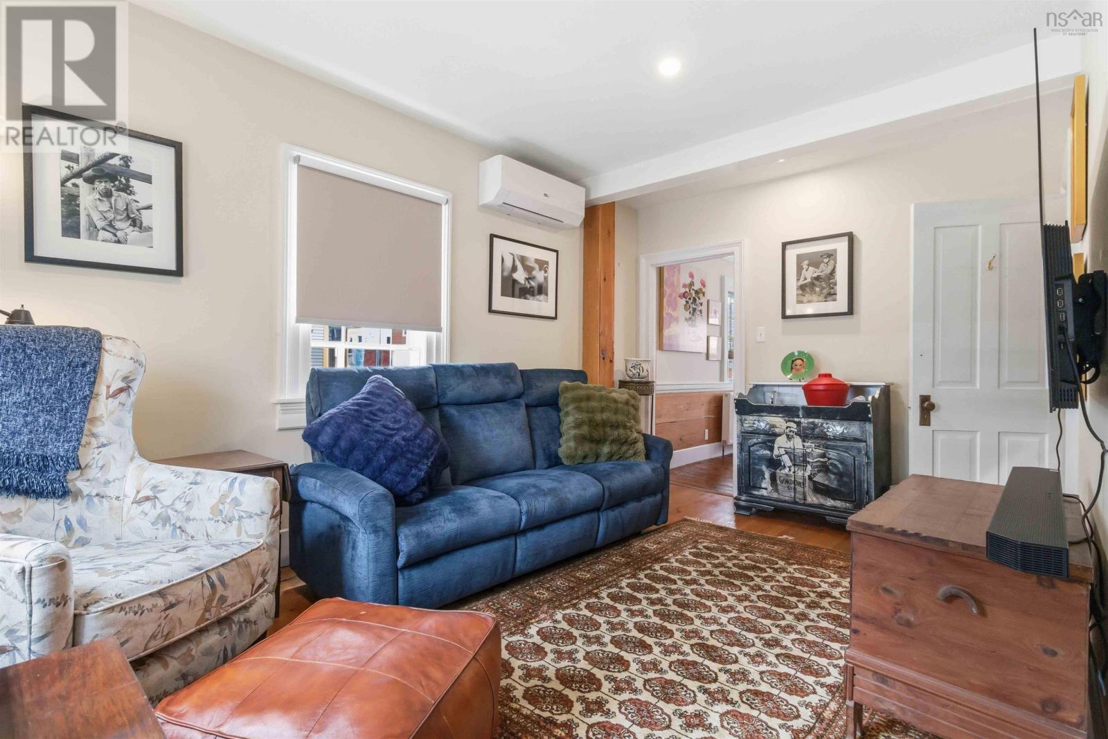 137 Pelham Street - 9