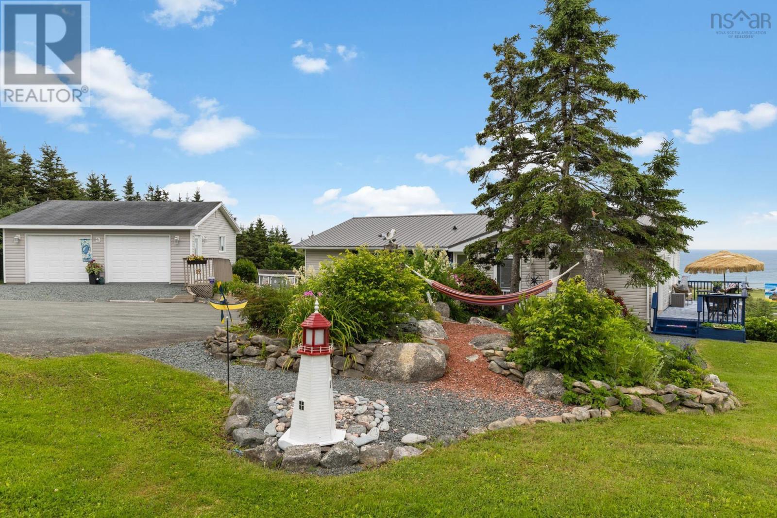 9 Leeward Lane - 11