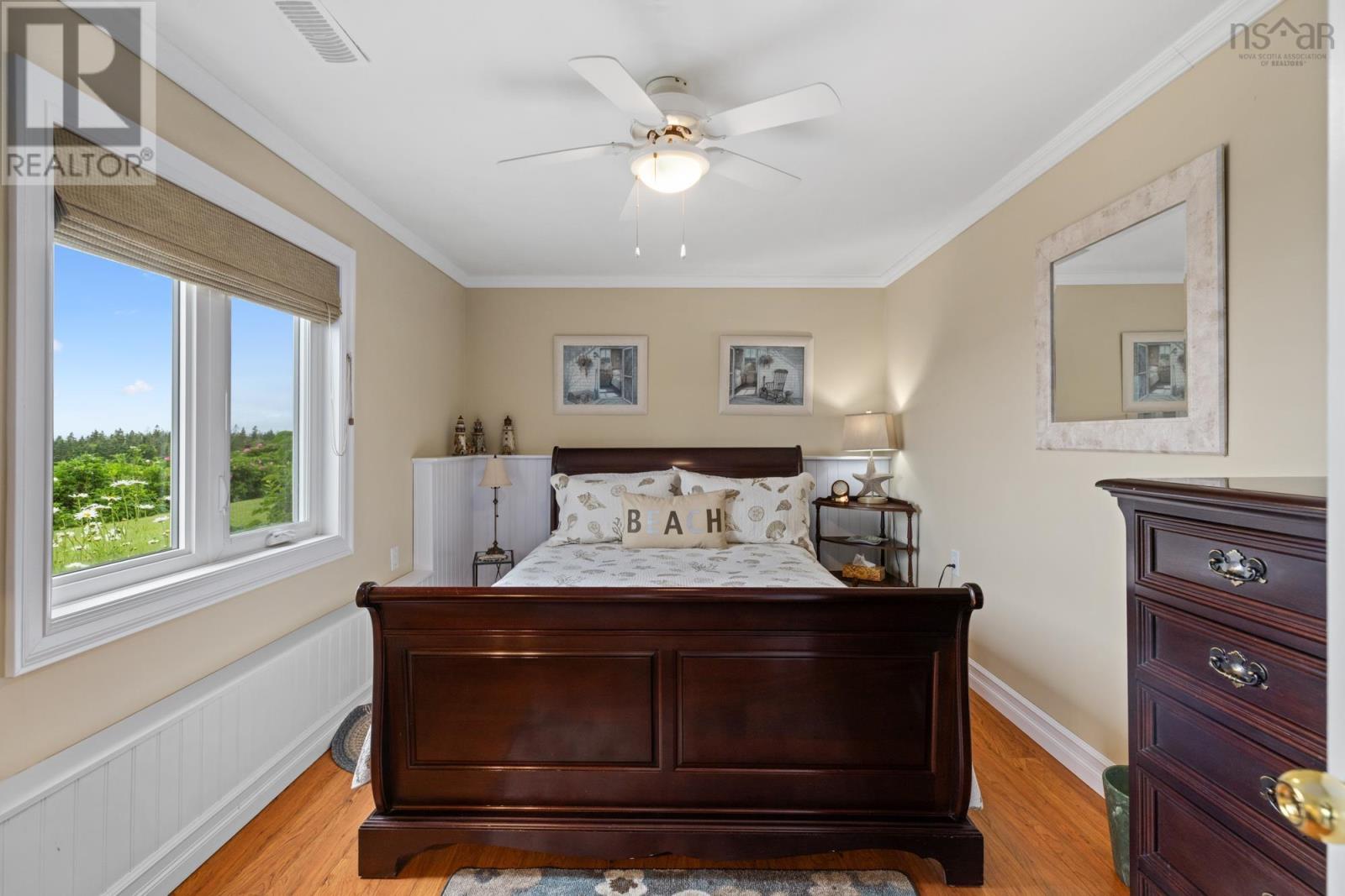 9 Leeward Lane - 46