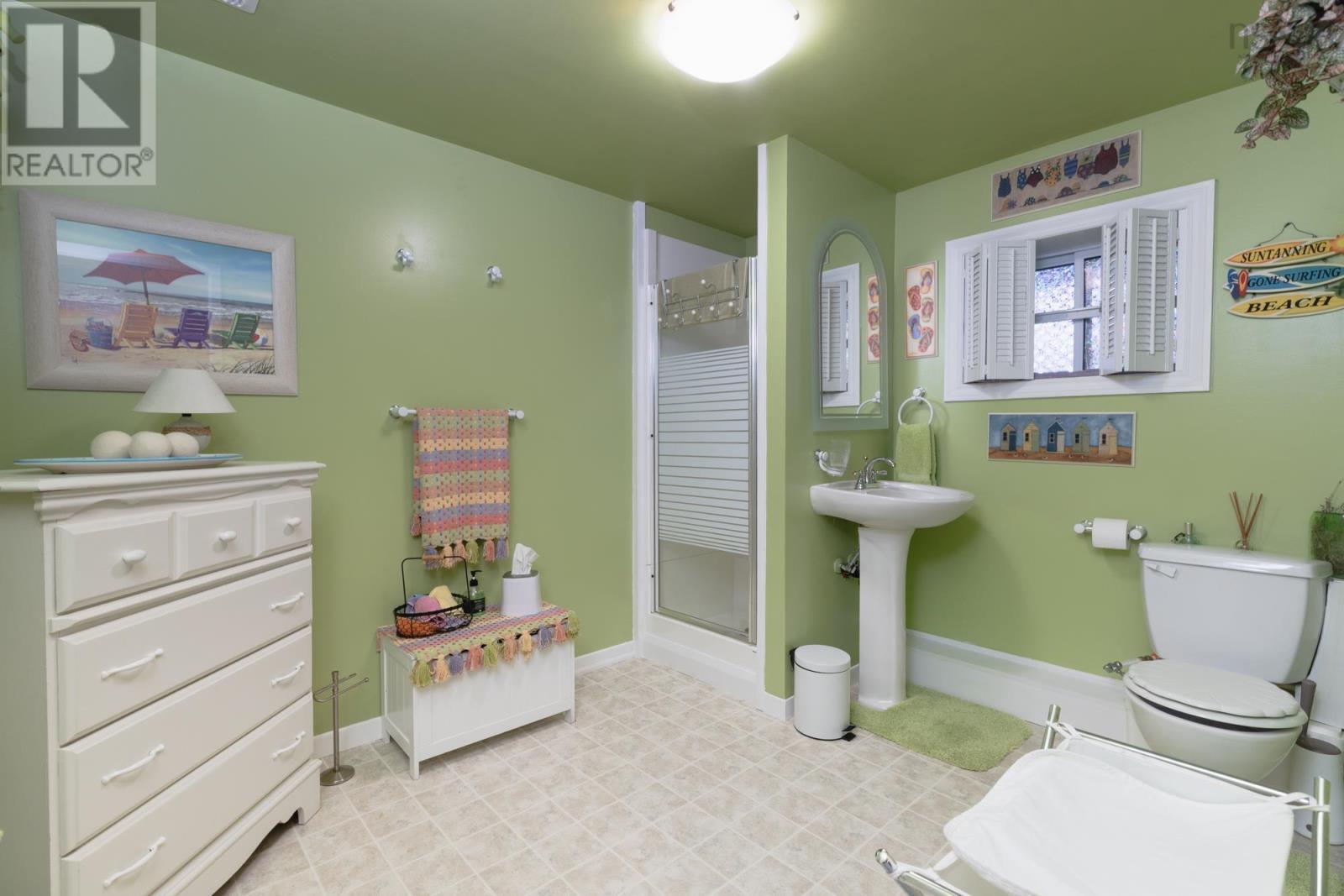 9 Leeward Lane - 48