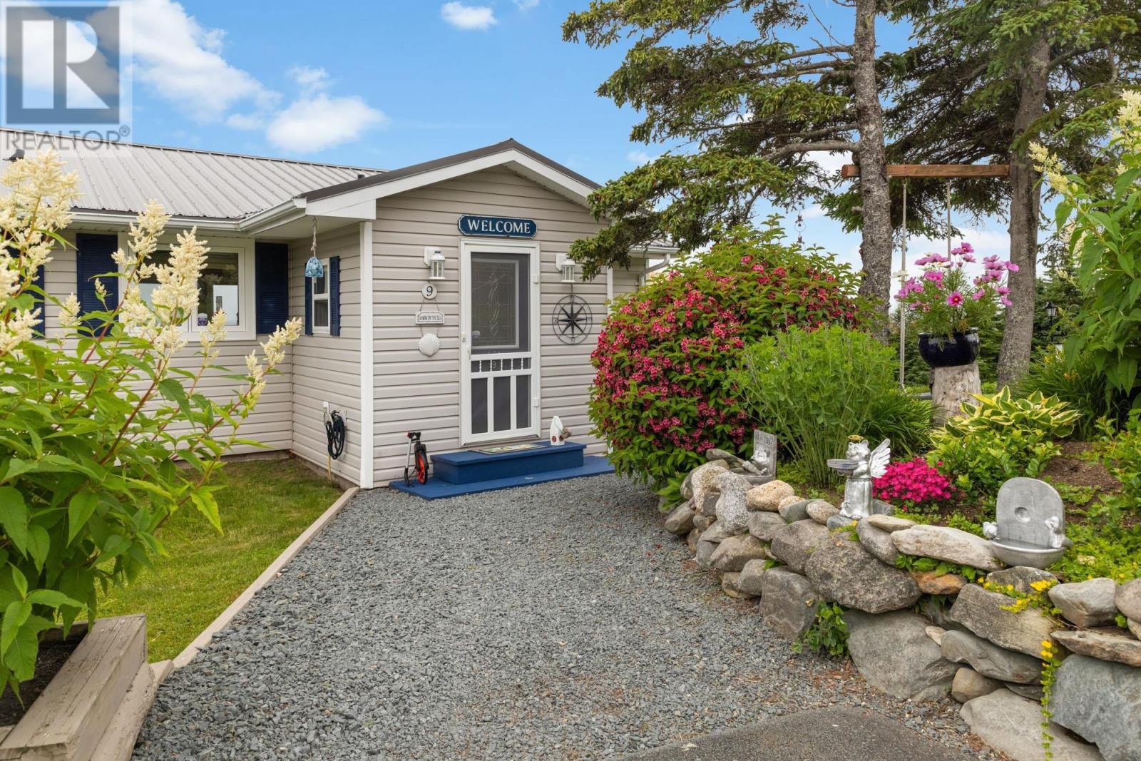 9 Leeward Lane - 14