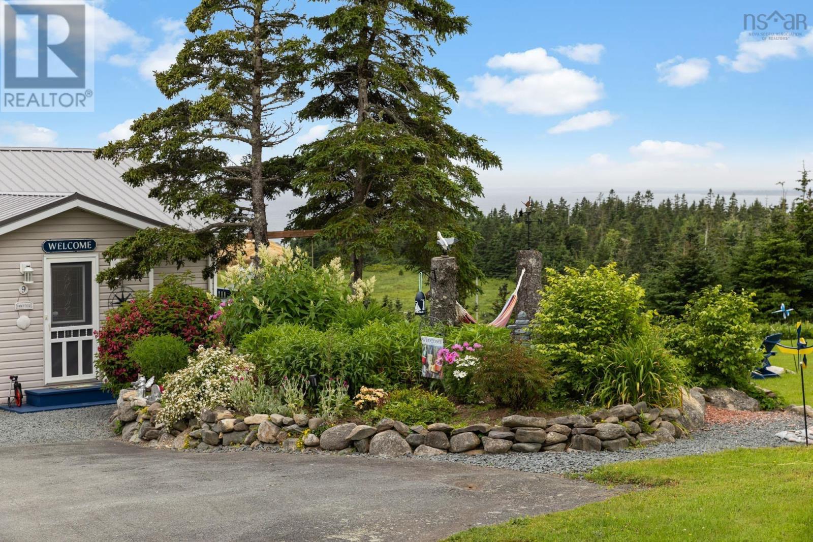 9 Leeward Lane - 12