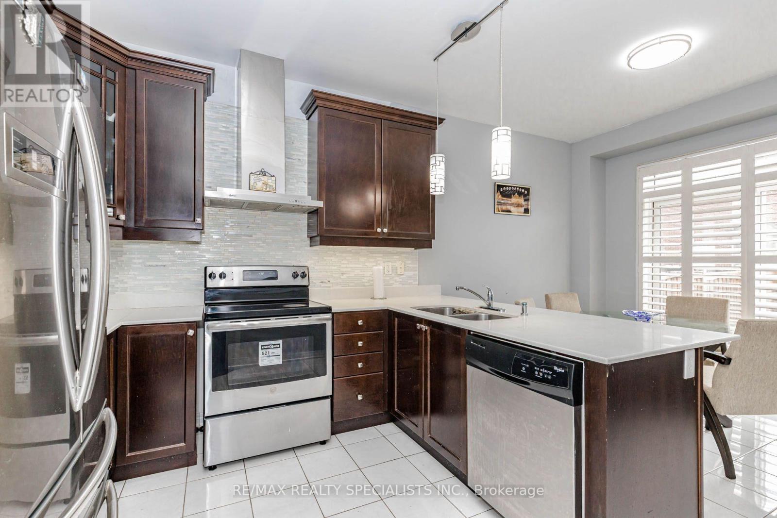182 ALLEGRO DRIVE - 11