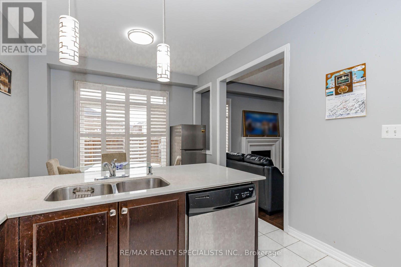182 ALLEGRO DRIVE - 13