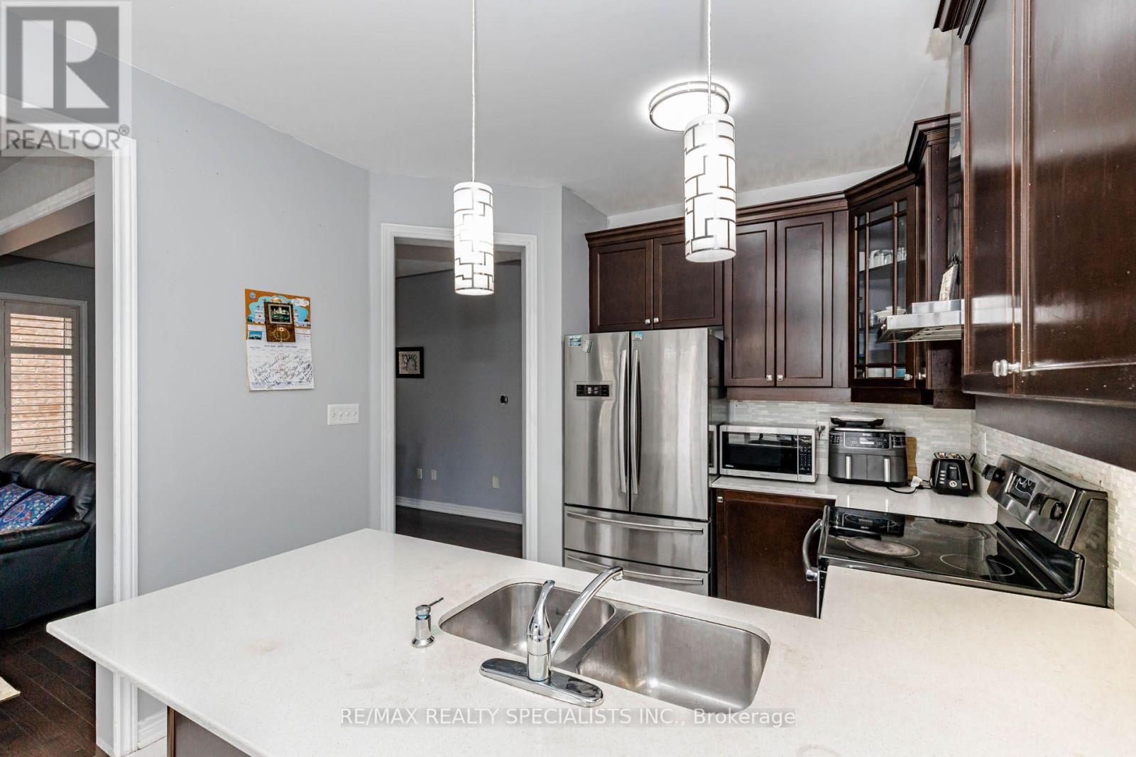 182 ALLEGRO DRIVE - 15