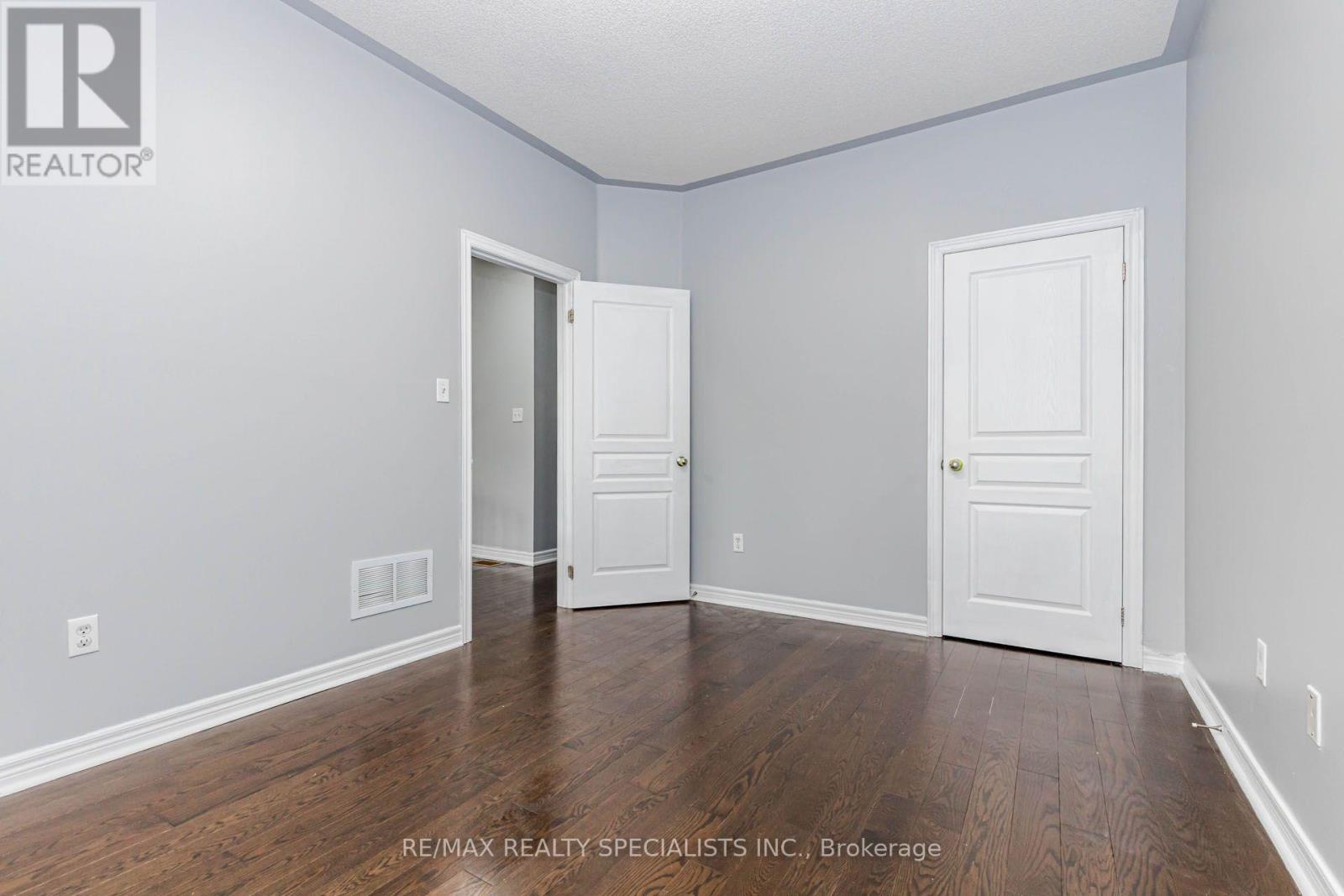 182 ALLEGRO DRIVE - 33