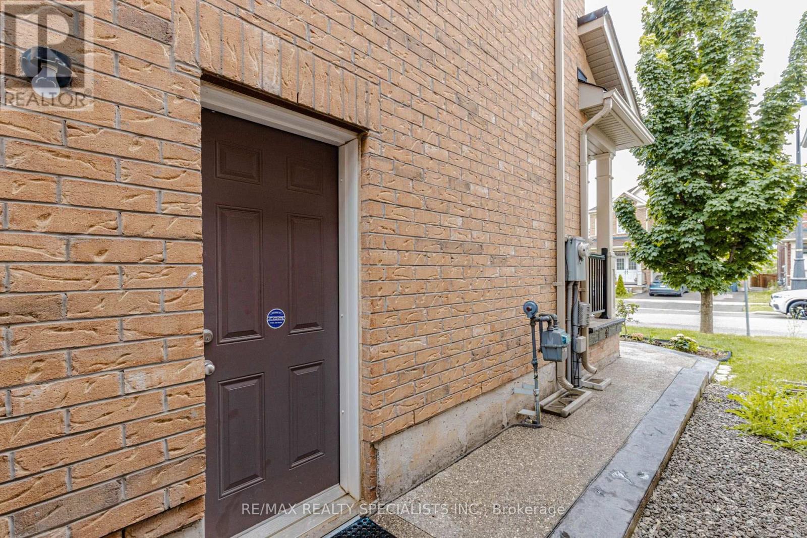 182 ALLEGRO DRIVE - 35