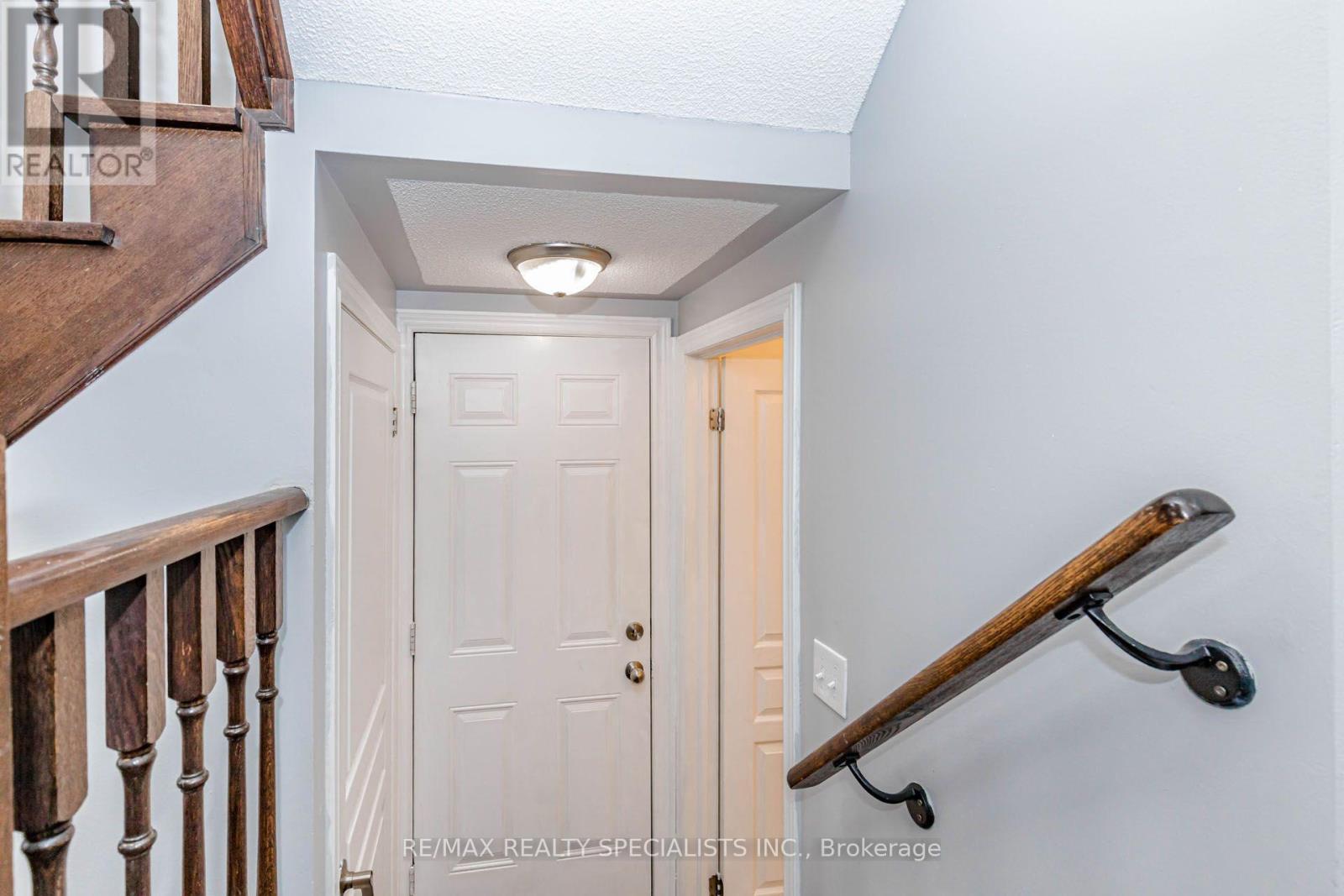 182 ALLEGRO DRIVE - 36