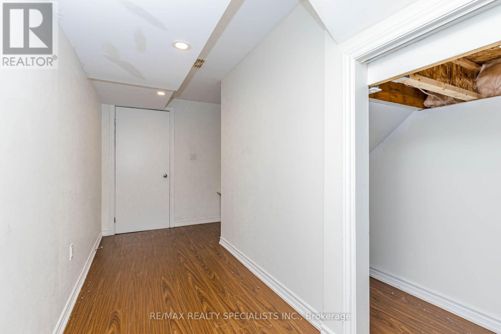 182 ALLEGRO DRIVE - 37