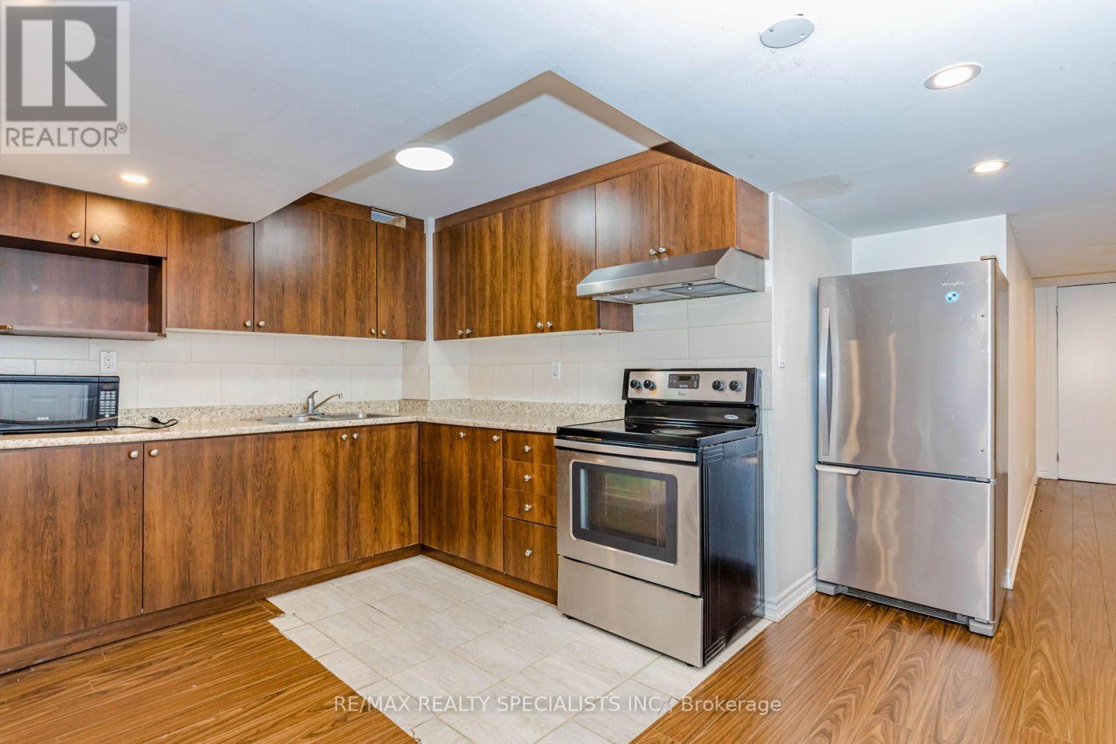 182 ALLEGRO DRIVE - 38