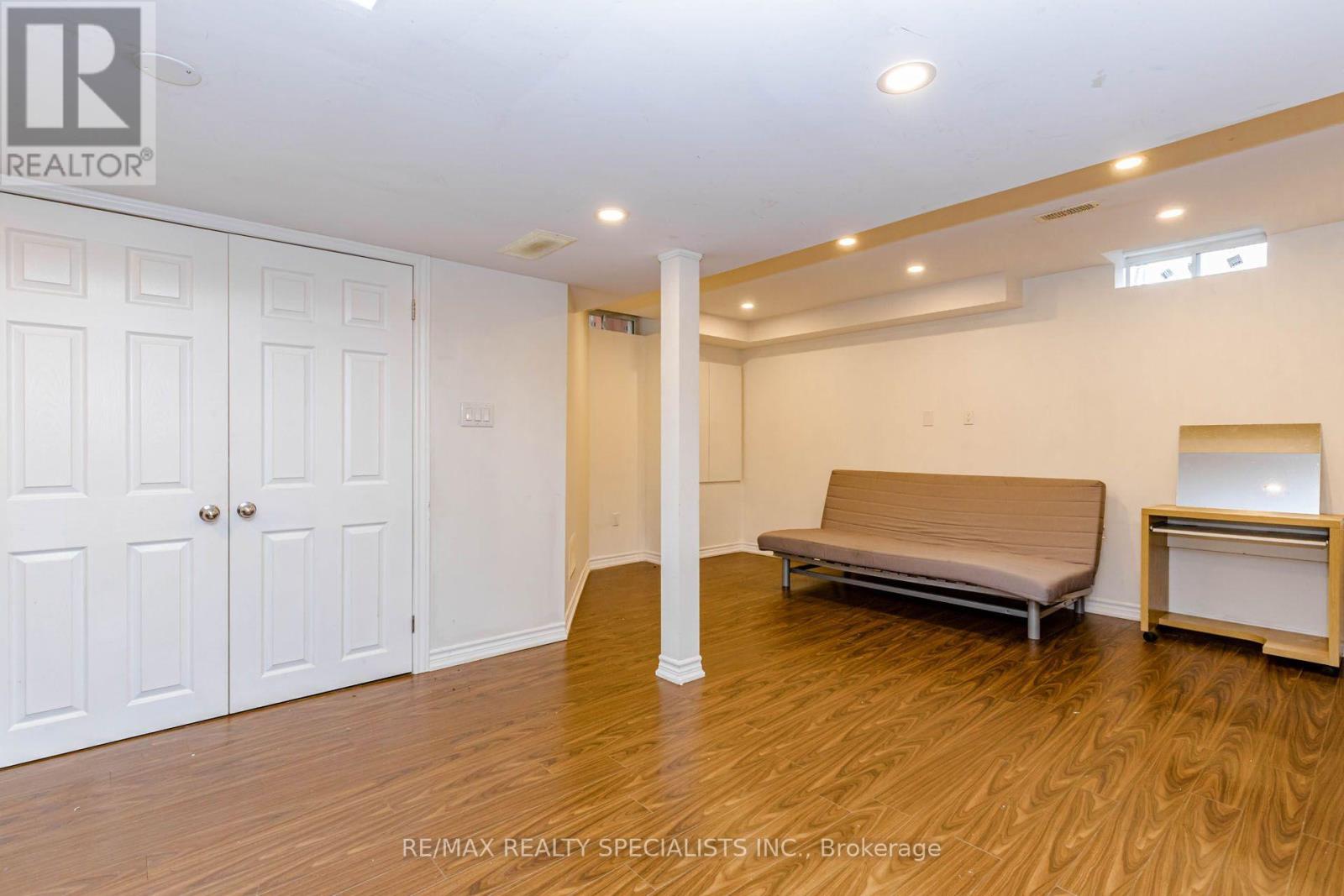 182 ALLEGRO DRIVE - 39