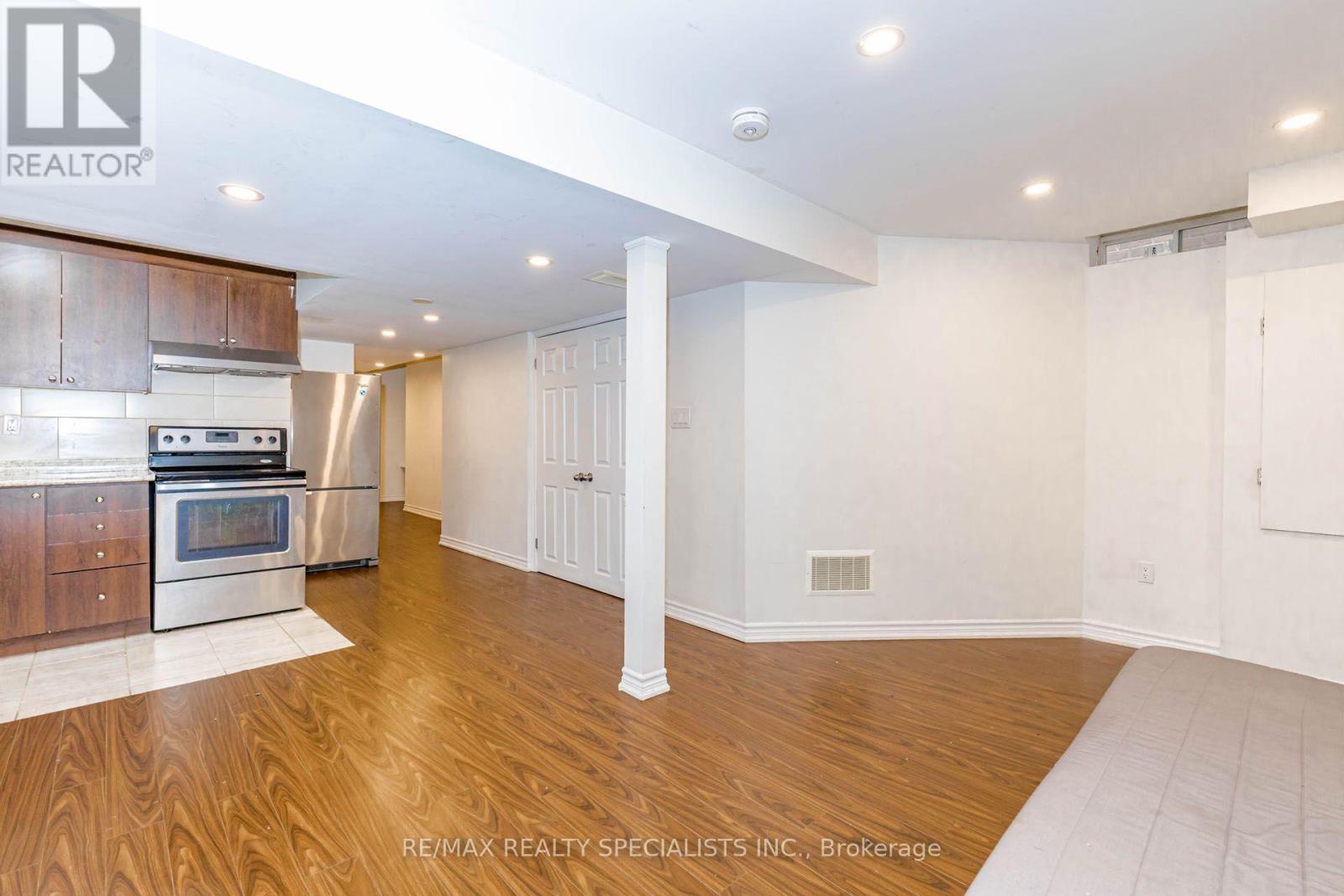 182 ALLEGRO DRIVE - 40
