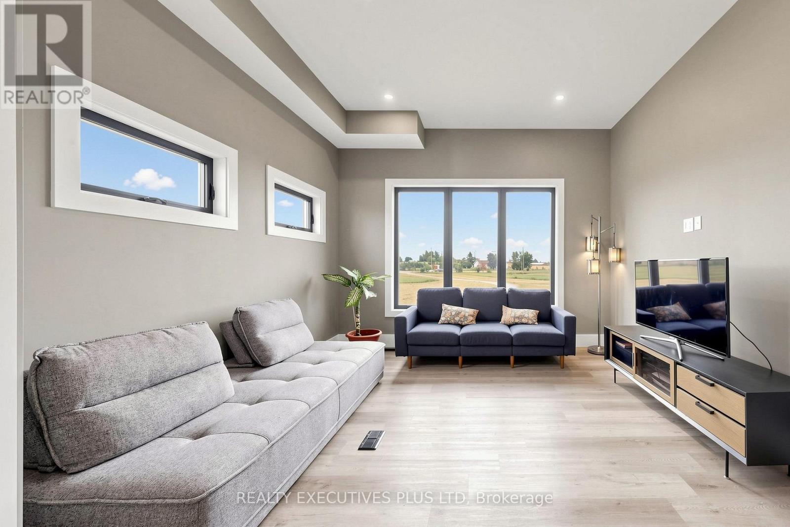 16 CAMBRAY ROAD - 21