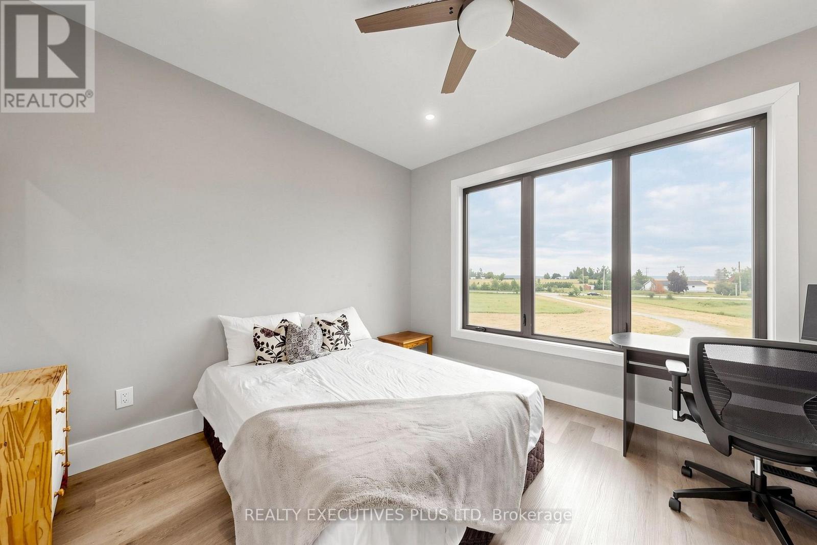 16 CAMBRAY ROAD - 24