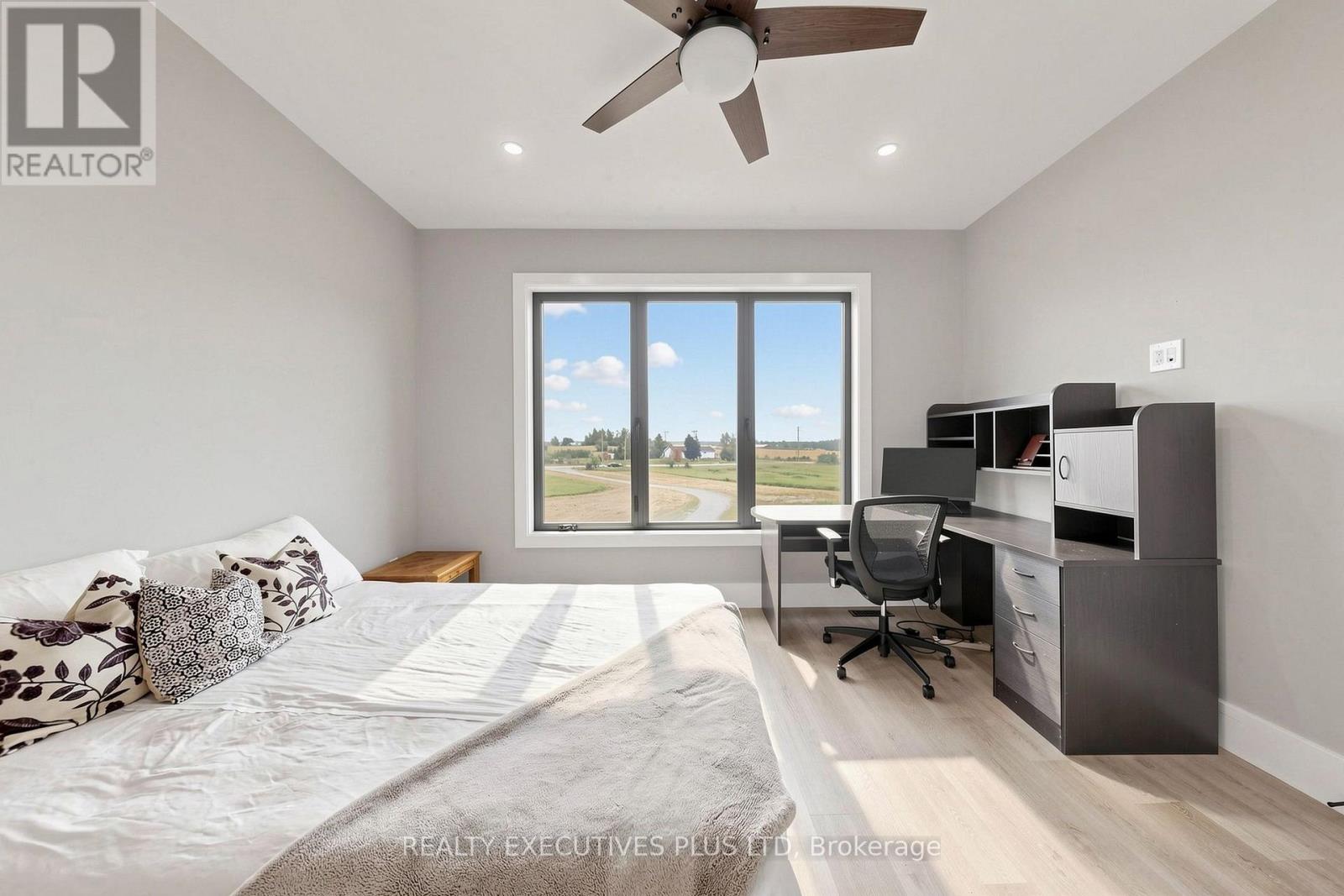16 CAMBRAY ROAD - 25