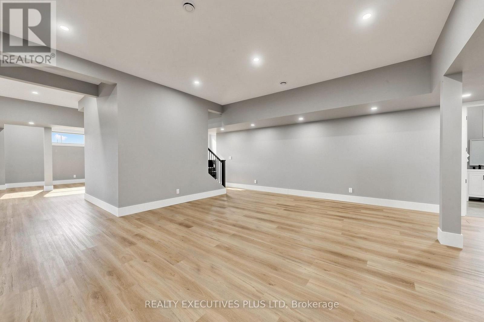 16 CAMBRAY ROAD - 31