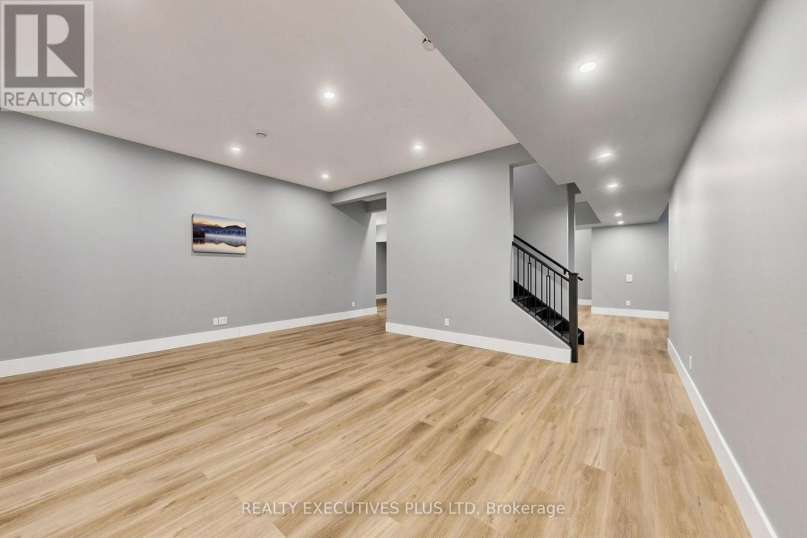16 CAMBRAY ROAD - 32