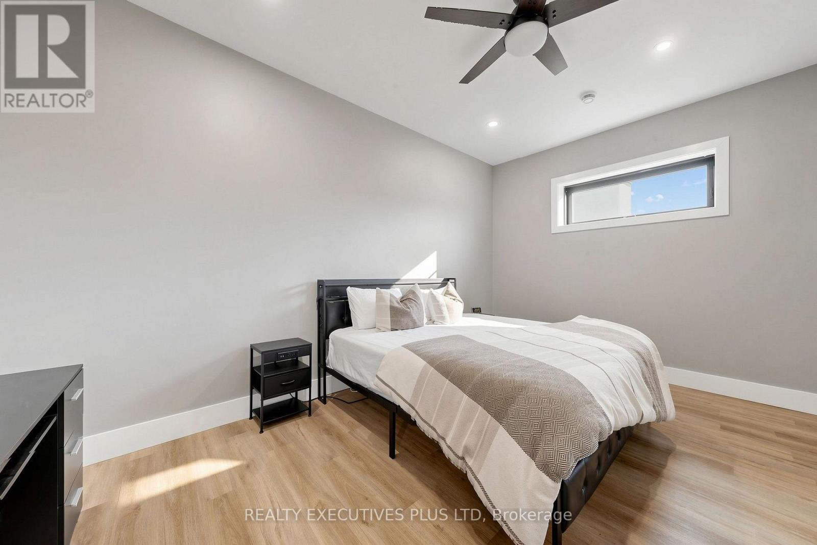 16 CAMBRAY ROAD - 36