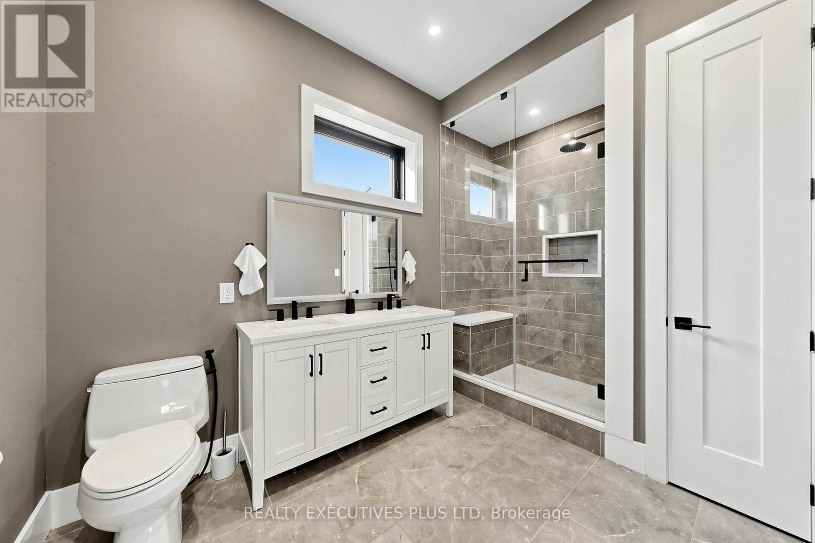 16 CAMBRAY ROAD - 37