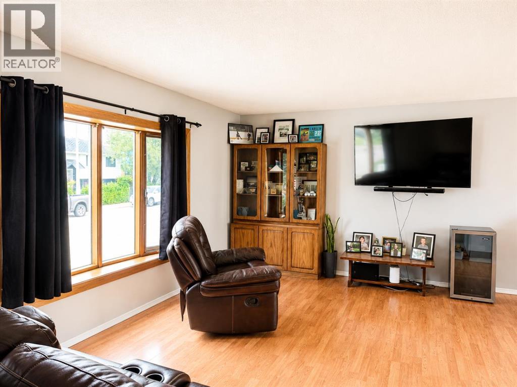 5712 55 Street - 4
