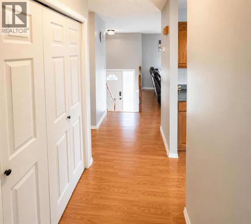 5712 55 Street - 9