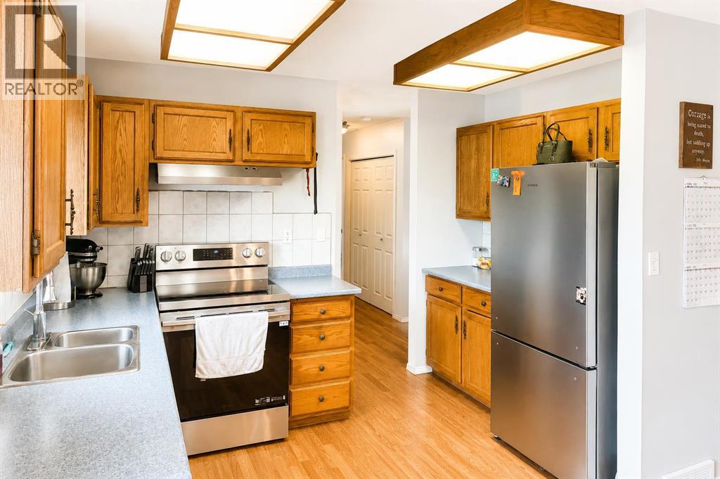 5712 55 Street - 5