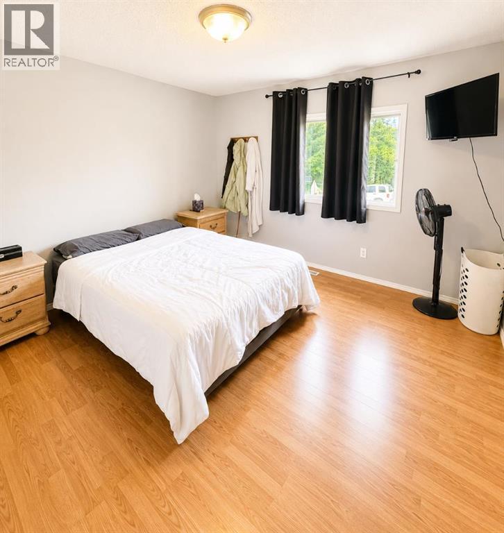 5712 55 Street - 10