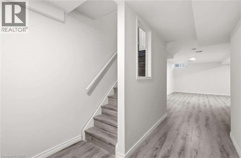 #51 2 ROYALWOOD Court - 31