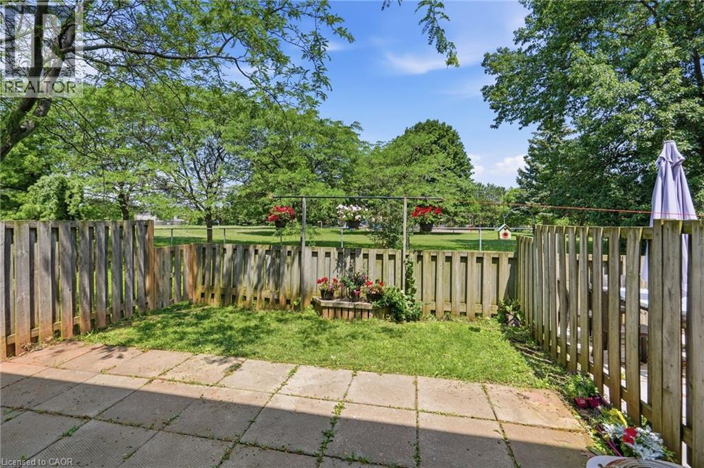 #51 2 ROYALWOOD Court - 37