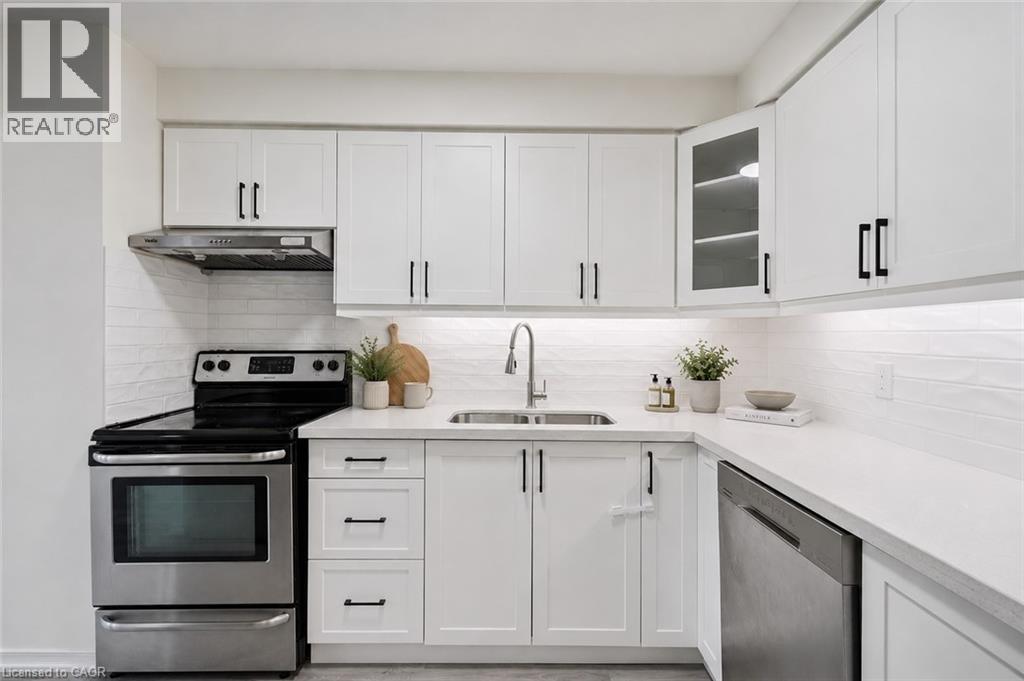 #51 2 ROYALWOOD Court - 9