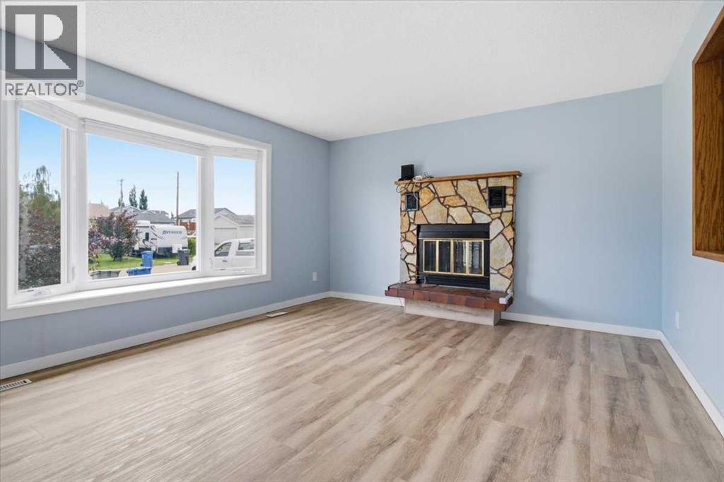 9703 95 Avenue - 3