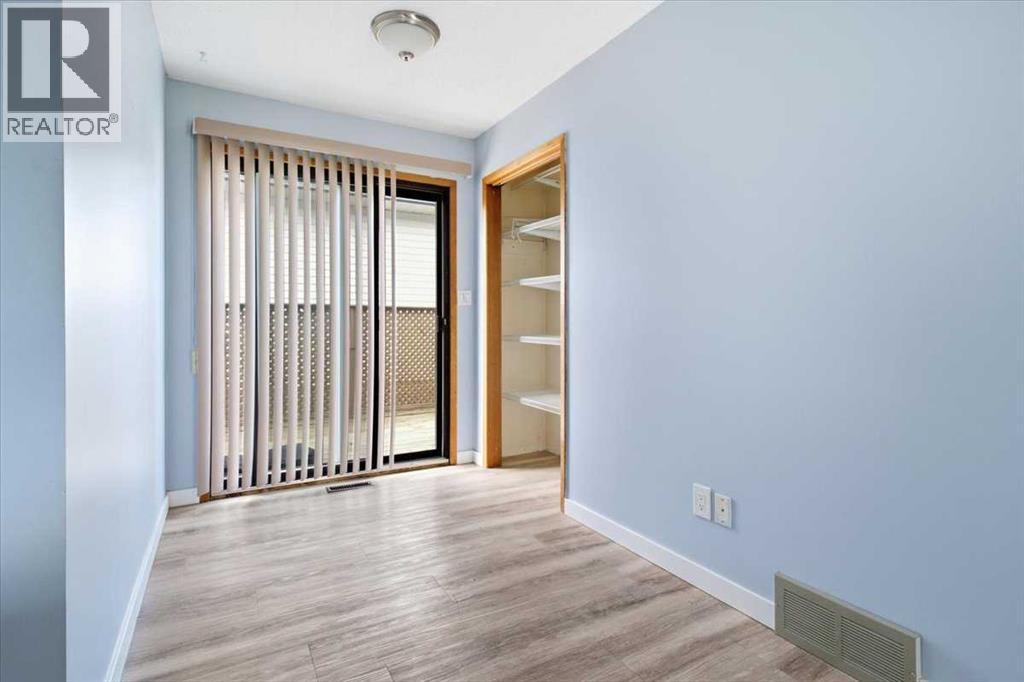 9703 95 Avenue - 7