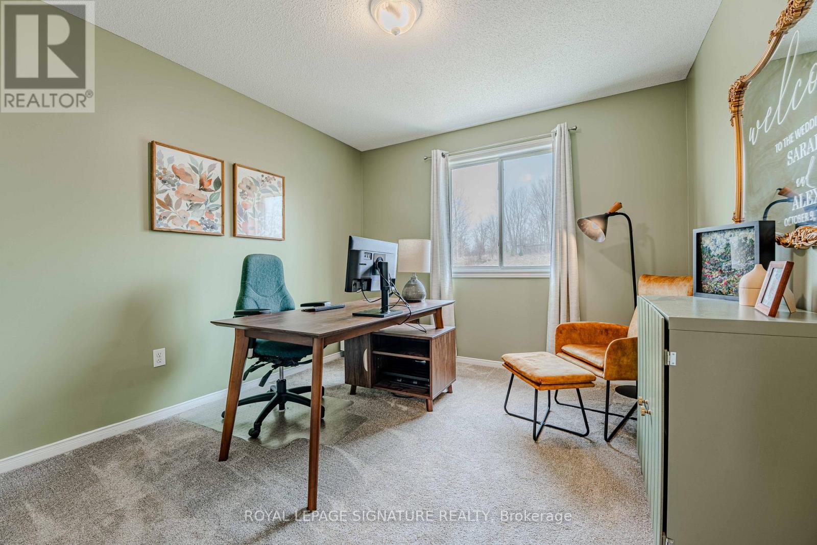 22 CURZON CRESCENT - 23