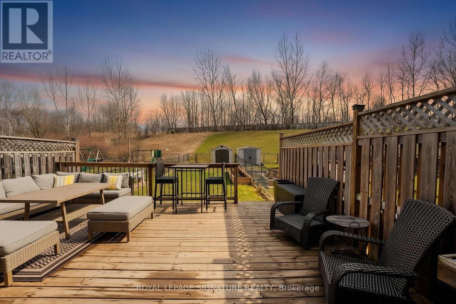 22 CURZON CRESCENT - 34