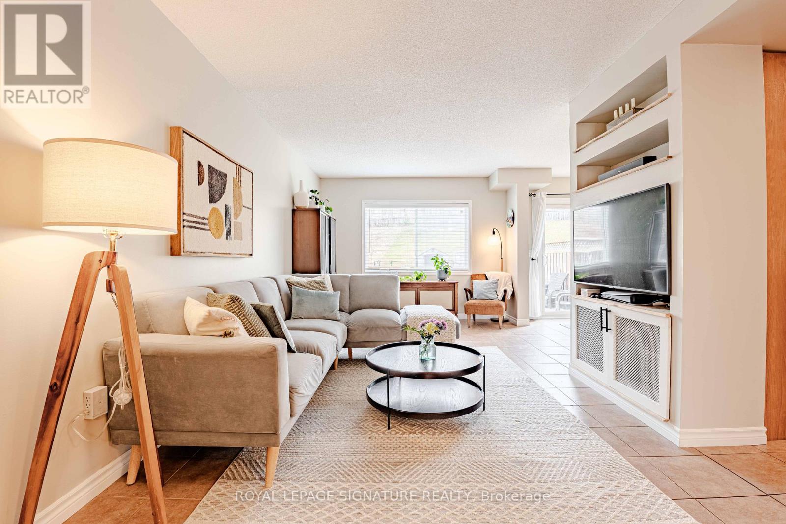 22 CURZON CRESCENT - 5